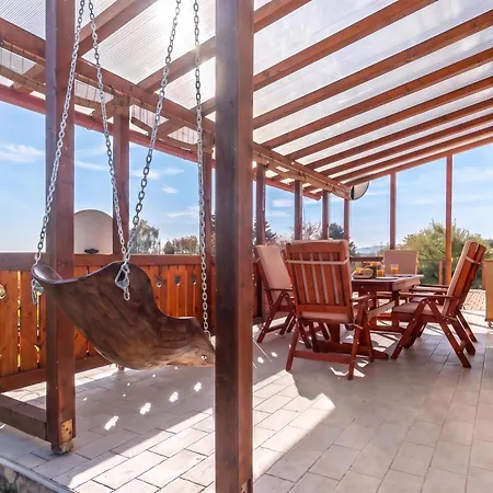 Balaton View From Almadi With Terrace & Garden - Happy Feriehus Balatonalmádi