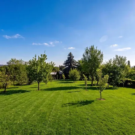 Feriehus Balaton View From Almadi With Terrace & Garden - Happy Balatonalmádi